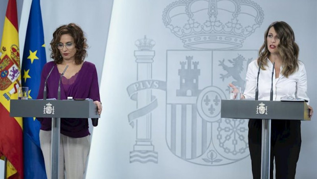 ep la ministra de hacienda y portavoz del gobierno maria jesus montero i y la ministra de trabajo