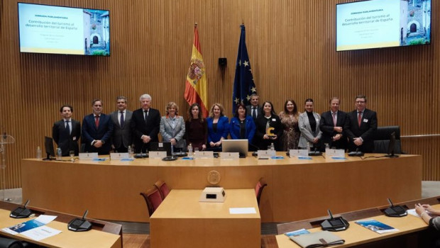 ep los flujos turisticos favorecen el acceso a servicios basicos en los municipios mas visitados