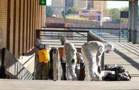 ep miembros de la ume desinfectando la estacion de santa justa de sevilla