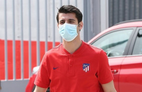 ep morata se reincorpora al atletico con mascarilla