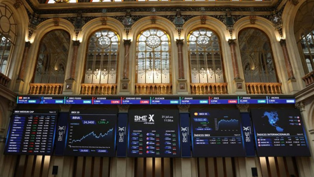 ep paneles del ibex en el palacio de la bolsa de madrid a 31 de julio de 2026 en madrid espana