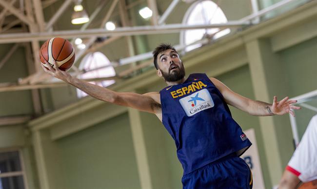 Pierre Oriola entrenando con España | FEB ep pierre oriola entrenandoespana