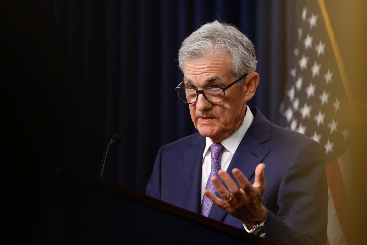 jerome powell president de la banque centrale americaine lors d une conference de presse 