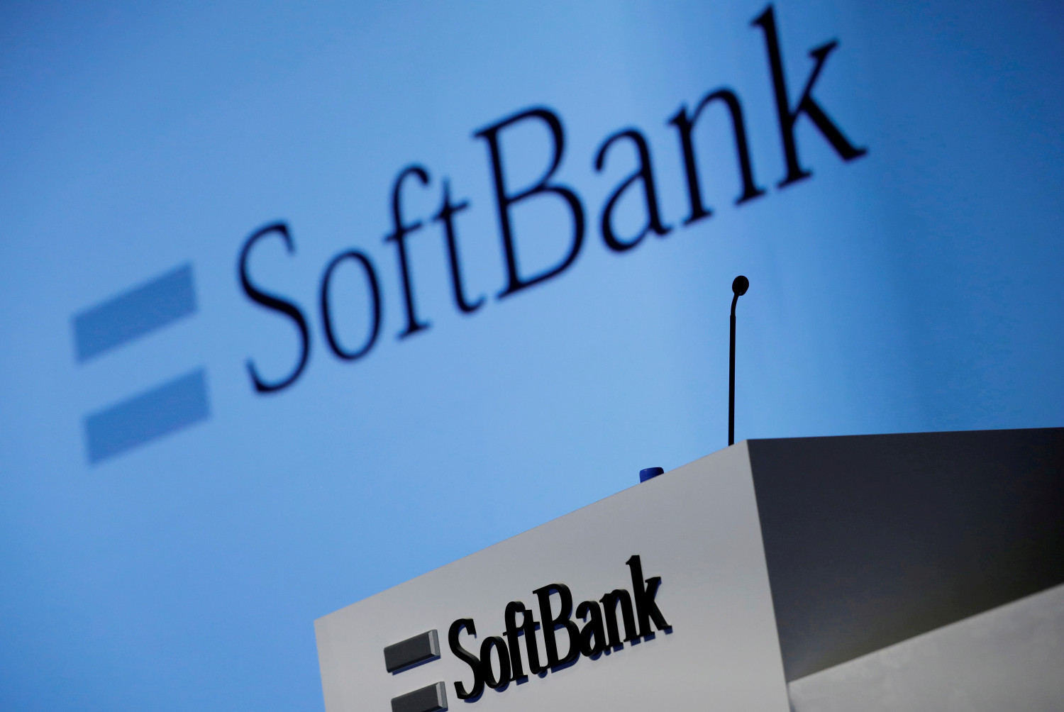 softbank en discussions pour ceder son activite de robotique en france 20220808153116 