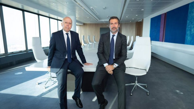 ep archivo - el presidente saliente de kpmg hilario albarracin junto con el entrante juanjo cano