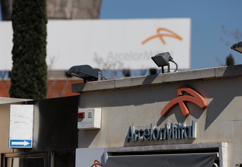 El beneficio de ArcelorMittal cae un 28% en el primer trimestre y reitera previsiones