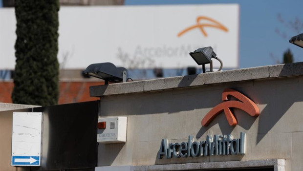 ep archivo   entrada de la sede de arcelormittal