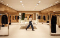 ep archivo   una chica en una macrotienda de zara