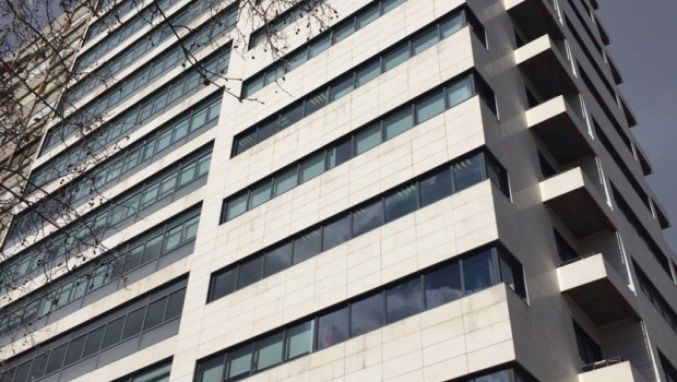 ep edificio de oficinas en la avenida general peron 27