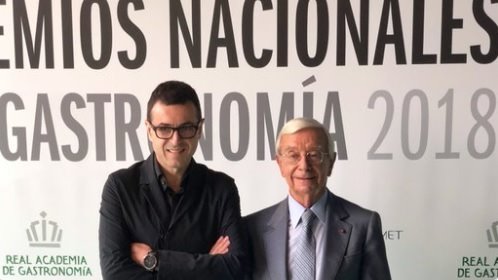 ep el chef valenciano ricard camarena izquierda recibe el premio nacional de gastronomia como mejor