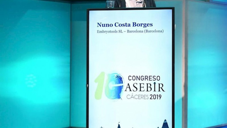 ep el director cientifico del laboratorio espanol embryotools nuno costa-borges durante su