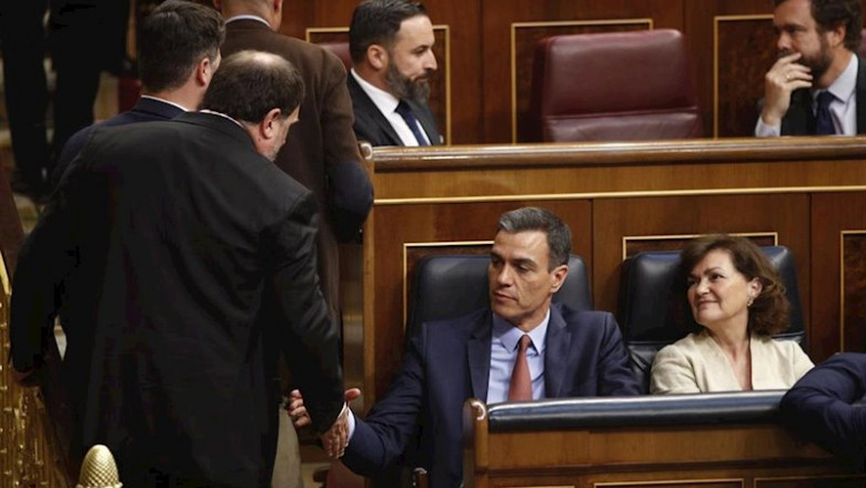 ep el exvicepresidente de la generalitat oriol junqueras saluda al presidente del gobierno pedro