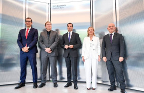 ep el lehendakari imanol pradales la diputada general de gipuzkoa eider mendoza el ceo de ibm espana