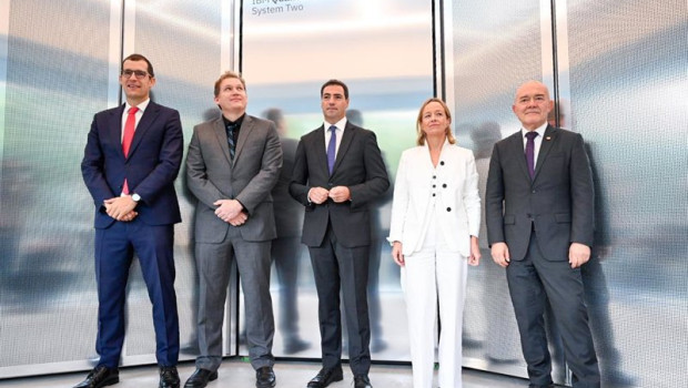 ep el lehendakari imanol pradales la diputada general de gipuzkoa eider mendoza el ceo de ibm espana ep el lehendakari imanol pradales la diputada general de gipuzkoa eider mendoza el ceo de ibm espana