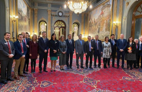 ep el presidente del senado manuel cruz en el centrocon el ministro de politica territorial luis