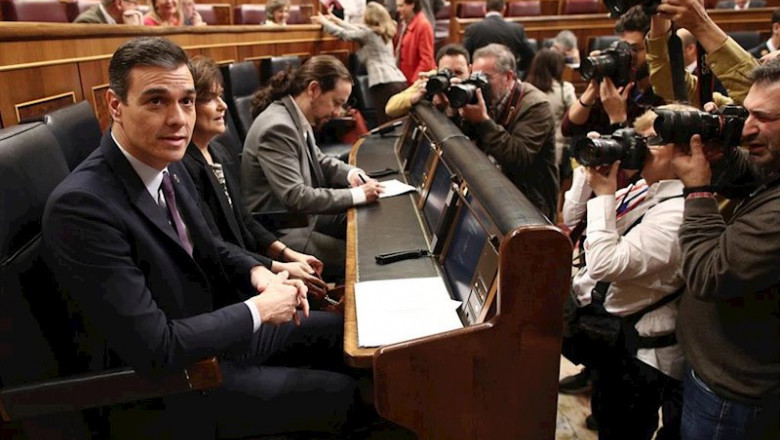 ep el presidente pedro sanchez con los vicepresidentes carmen calvo y pablo iglesias en el banco