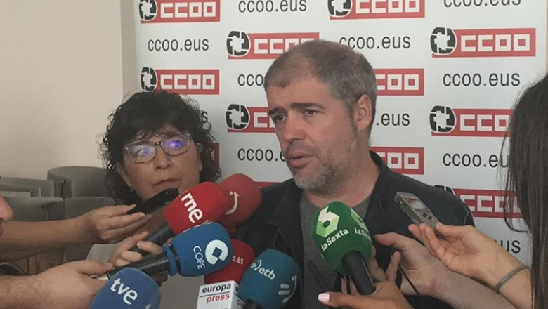 El secretario general de CCOO, Unai Sordo, y la responsable del sindicato en Euskadi, Loli García, asisten a la Escuela de Verano del sindicato sobre Europa | EUROPA PRESS ep el secretario general de ccoo unai sordo y la responsable del sindicato en euskadi loli garcia