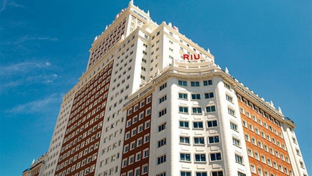 Fachada del nuevo hotel de Riu en el edifico España. | RIU ep fachadanuevo hotelriuedifico espana