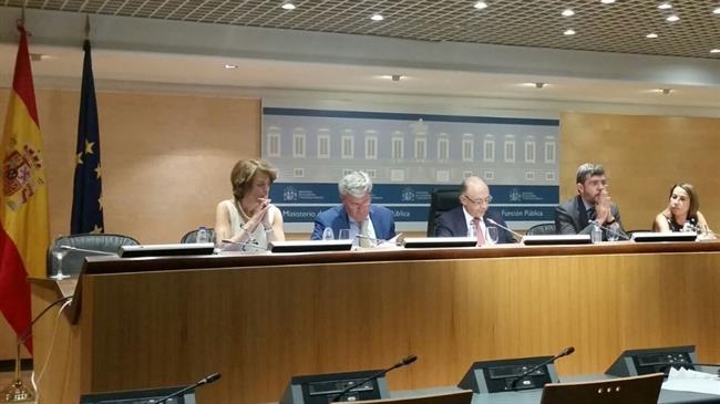 Hacienda: Cristóbal Montoro, Fernández Moya, Alberto Nadal y Elena Collado. | EUROPA PRESS ep hacienda cristobal montoro fernandez moya alberto nadalelena collado