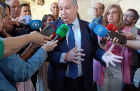 ep hereu atiende a los medios en leon en el parador ep hereu atiende a los medios en leon en el parador