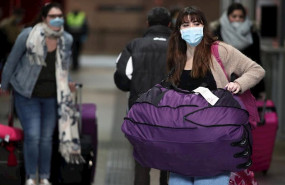ep imagen de recurso de varias personas con mascarillas por el coronavirus