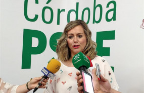 ep la secretariapolitica municipalpsoe-asenadora socialista maria jesus serrano atiendelos medios