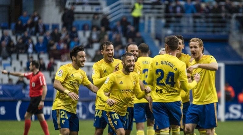 ep los jugadores del cadiz celebran un tanto en laliga smartbank