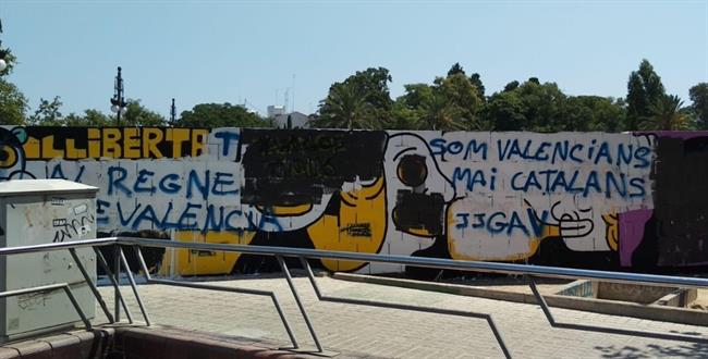 Pintadas sobre el mural de Elías Taño | Europa Press ep pintadasmuralelias tano