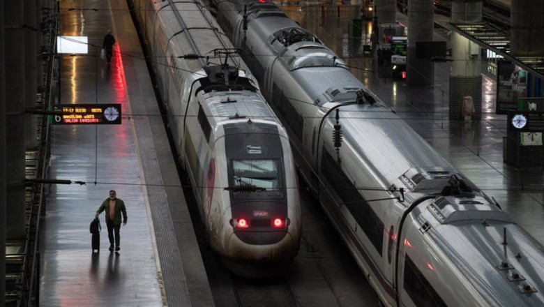 Trenes estacionados en la estación Madrid-Puerta de Atocha-Almudena Grandes | Fernando Sánchez - Europa Press ep trenes estacionados en la estacion madrid puerta de atocha almudena grandes