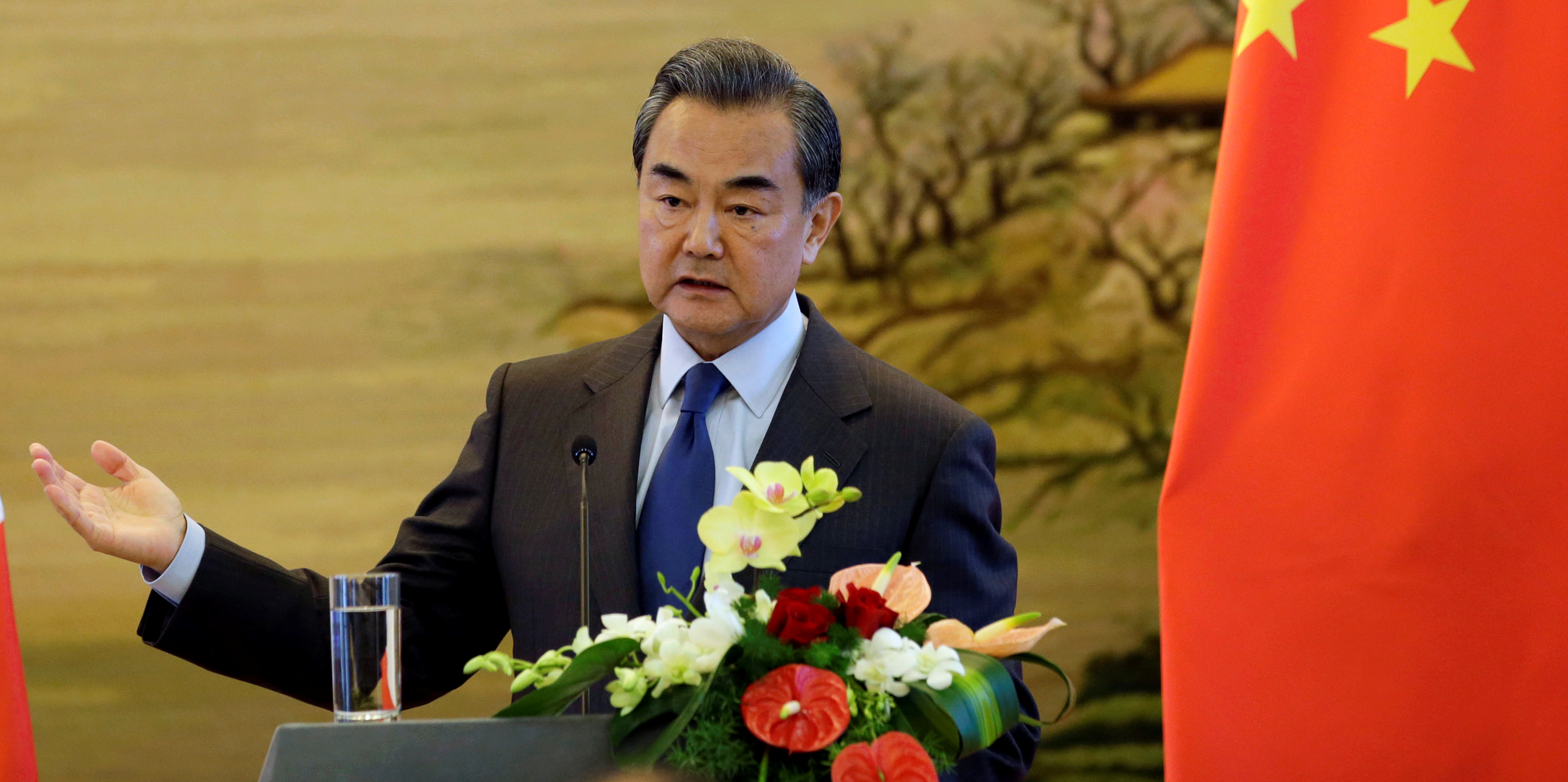 wang-yi-chine-pekin-france-ministre-des-affaires-etrangeres-jean-marc-ayrault-protectionnisme-commerce-reciprocite-investissements-etrangers