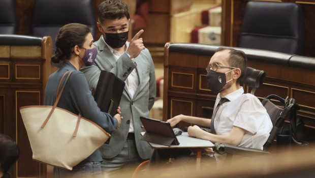 ep archivo   imagen de recurso de la ministra de igualdad irene montero con el portavoz