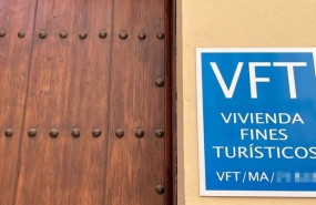 ep archivo   imagen de recurso de la puerta de una vivienda turistica