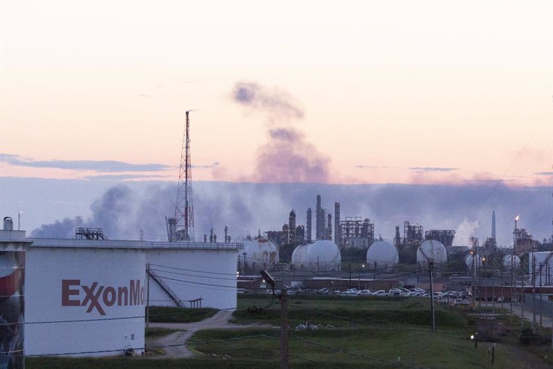 ExxonMobil sale de pérdidas y gana 2.251 millones de euros en el primer trimestre