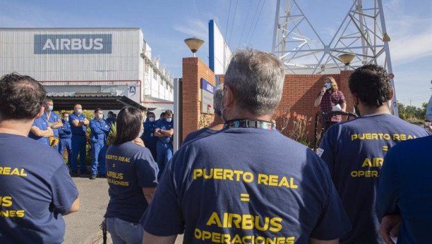 ep concentracion de ccoo y del comite de empresa de airbus tablada para defender el empleo y