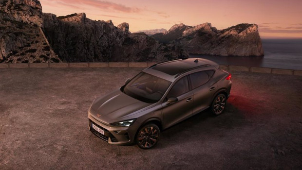ep cupra empieza a comercializar las versiones vz e hybrid de 200 kw de fomentor y leon