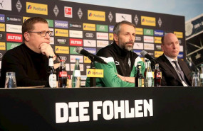 ep de izda a dcha max eberl director deportivo del borussia el tecnico marco rose y el director