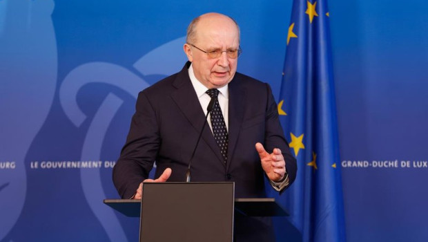 ep el comisario europeo de defensa y espacio andrius kubilius