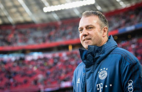 ep el entrenador del bayern hansi flick durante un partido en el allianz arena