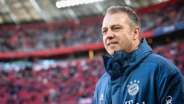 ep el entrenador del bayern hansi flick durante un partido en el allianz arena