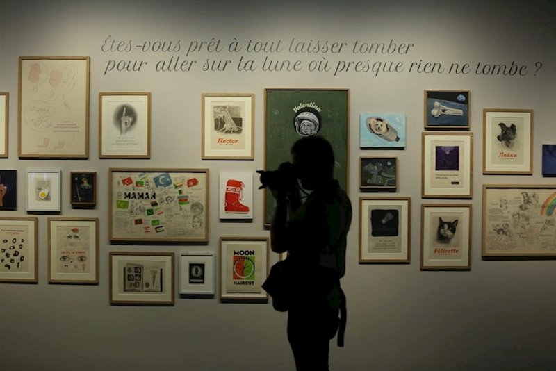 ep exposicion temporal que muestra las diferentes caras de la luna en el centre pompidou malaga