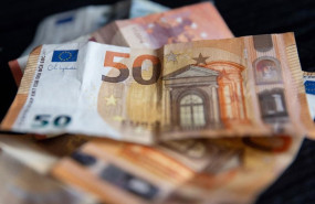 ep foto de archivo varios billetes a 9 de enero de 2024 en madrid espana