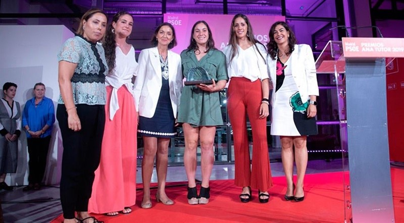 ep la seleccion espanola femenina de rugby recibe el premio de igualdad ana tutor 2019