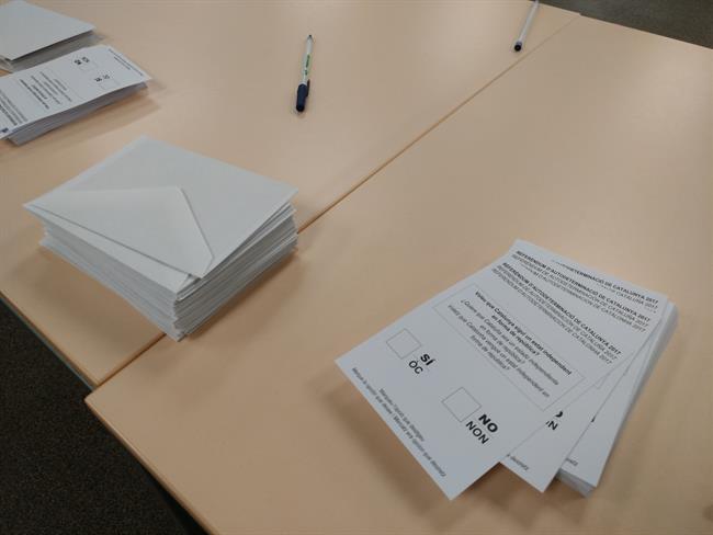 Papeletas y sobres del referéndum del 1-O (Archivo) | Europa Press - Archivo ep papeletassobresreferendum1-o archivo