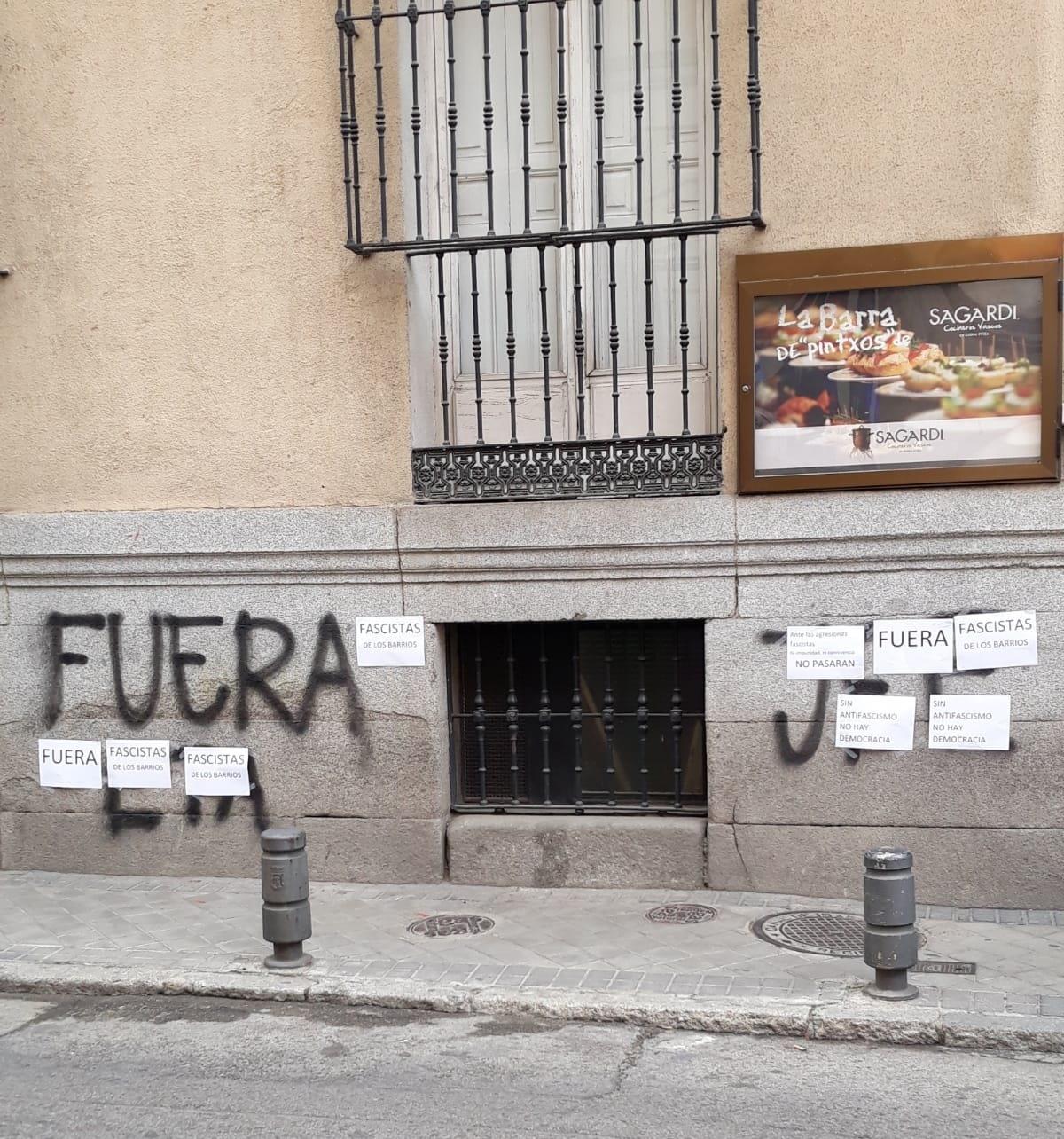 Pintadas en el Hogar Vasco de Madrid | EUROPA PRESS ep pintadashogar vascomadrid