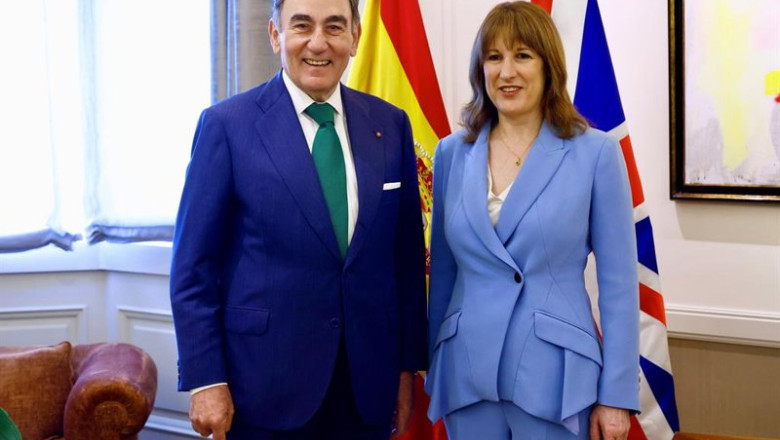 ep rachel reeves ministra britanica de economia se reune con ignacio galan en la sede de iberdrola