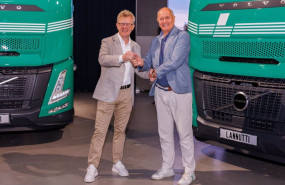 ep roger alm presidente de volvo trucks y valter lannutti director ejecutivo de lannutti group