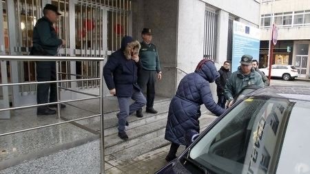 ep salida de los juzgados del investigado por disparar a una perra en chantada lugo
