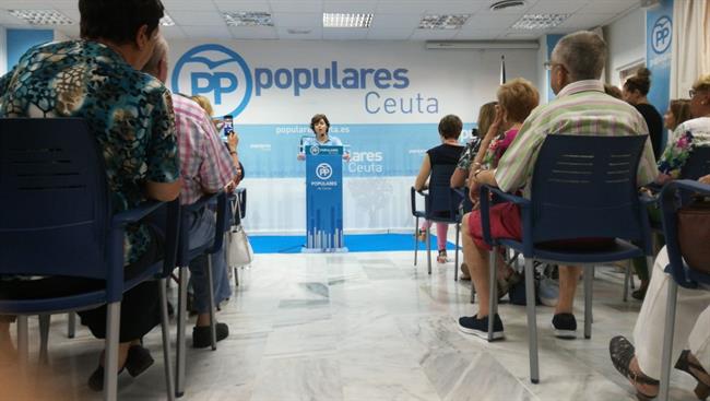 Soraya Sáenz de Santamaría en un acto en la sede del PP de Ceuta | EUROPA PRESS ep soraya saenzsantamariaun actola sedeppceuta