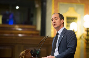 ep victor gonzalez del grupo parlamentario vox defiende la mocion sobre que medidas va a adoptar el
