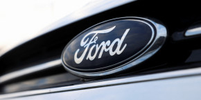 ford anticipe cette annee des pertes accrues liees a l electrique 